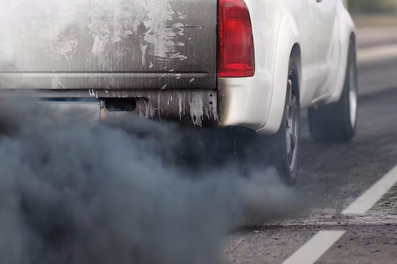 Дизель дымит черным дымом: причины, диагностика и устранение