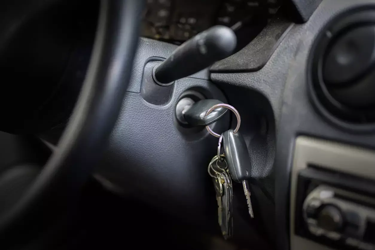 Пошук причин чому автомобіль глухне на холостому ході